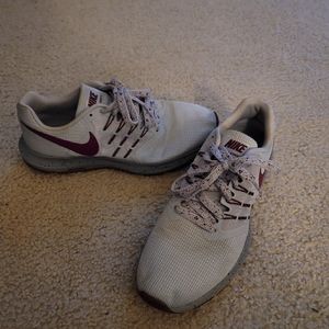 Nike Women's Run Swift Shoes